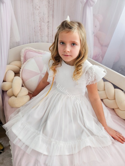 Elegancka sukienka z piórkami i złotą klamrą z cyrkoniami - ecru