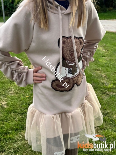 Sukienka MIŚ PLUSZ z tiulem i ściąganymi rękawami - beż Sukienka MIŚ PLUSZ z tiulem i ściąganymi rękawami - beż