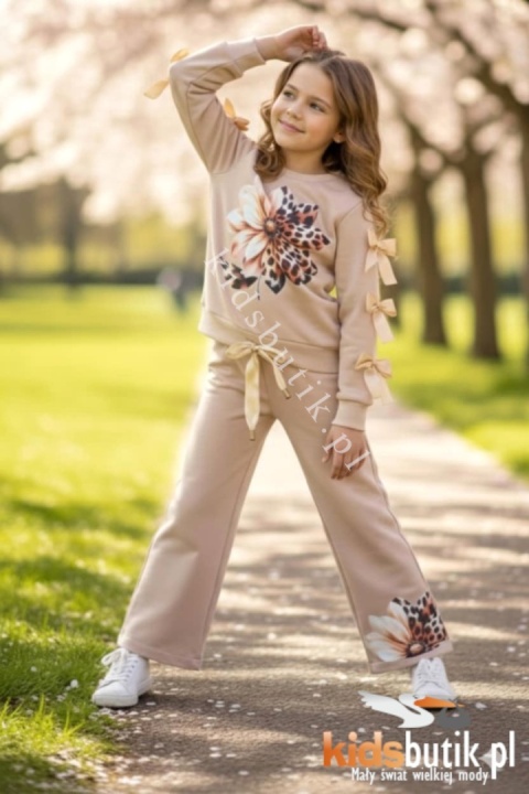 Dres premium z kwiatowym nadrukiem i kokardkami - beż