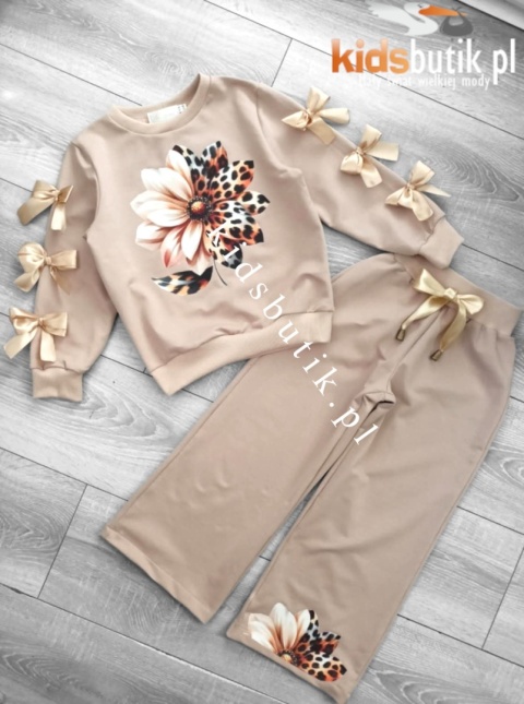 Dres premium z kwiatowym nadrukiem i kokardkami - beż