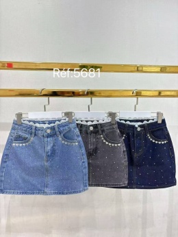 Spódniczka jeansowa z Cyrkoniami i Koronką - czarny jeans