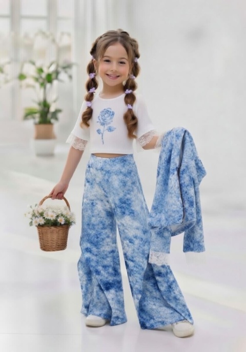 Bluzka BLUE ROSE z koronką w rękawach