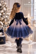 Welurowa sukienka ombre STARRY NIGHT z tiulem i kwiatem - granatowa