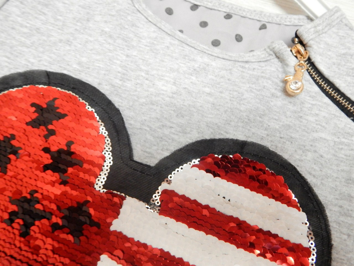 Bluzka z Magiczną Aplikacją 3D MINNIE i kokardką z tyłu Bluzka z Magiczną Aplikacją 3D MINNIE i kokardką z tyłu