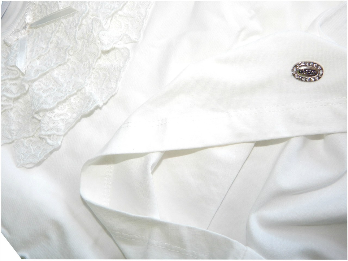 Elegancka bluzka z koronkowym żabotem Elegancka bluzka z koronkowym żabotem