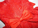 Czerwona koronkowa sukienka: brokat, kokarda i tiul