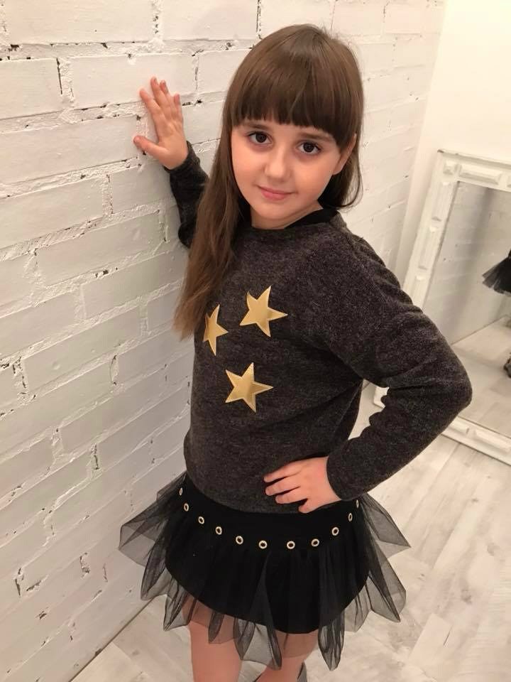 Komplet AGUSIA - elegancka sukienka z tiulem i sweterek z gwiazdkami Komplet AGUSIA - elegancka sukienka z tiulem i sweterek z gwiazdkami